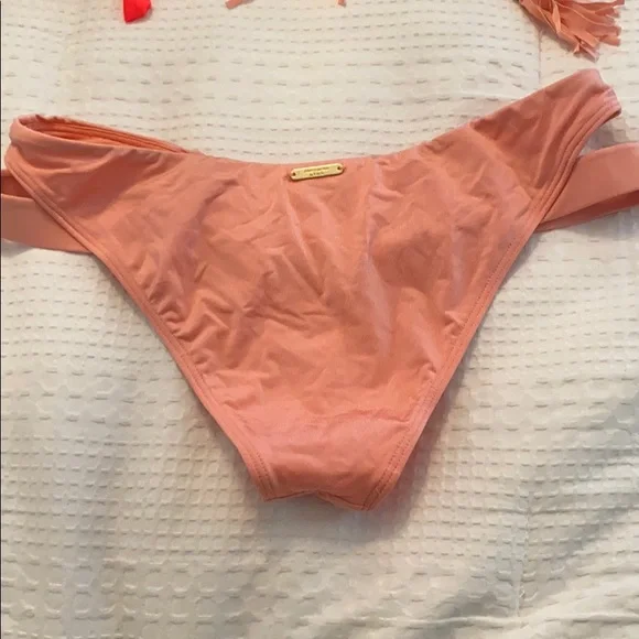 Abercrombie & Fitch bathing suit - Picture 4 of 8